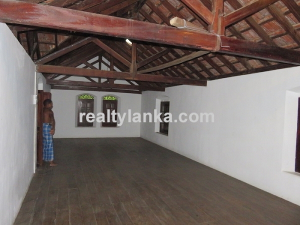 Well Maintained Colonial House In Galle