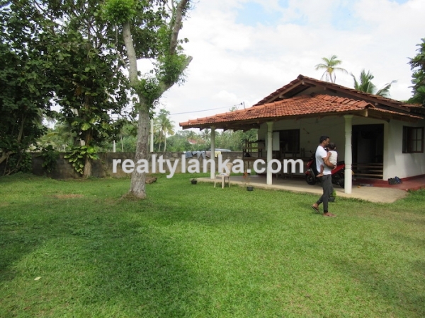 Property In walking Distance To The Beach